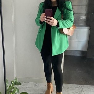                     Maja                